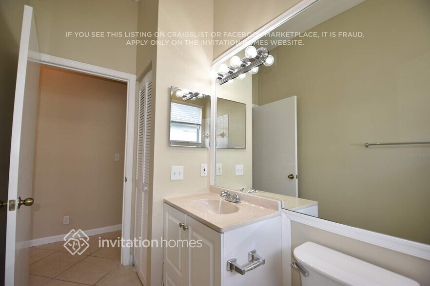 Building Photo - 7178 Catalina Isle Dr