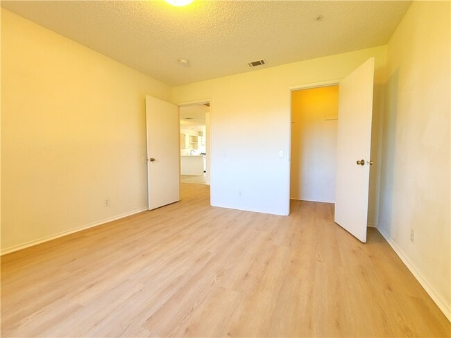 Building Photo - 12694 Valley View St