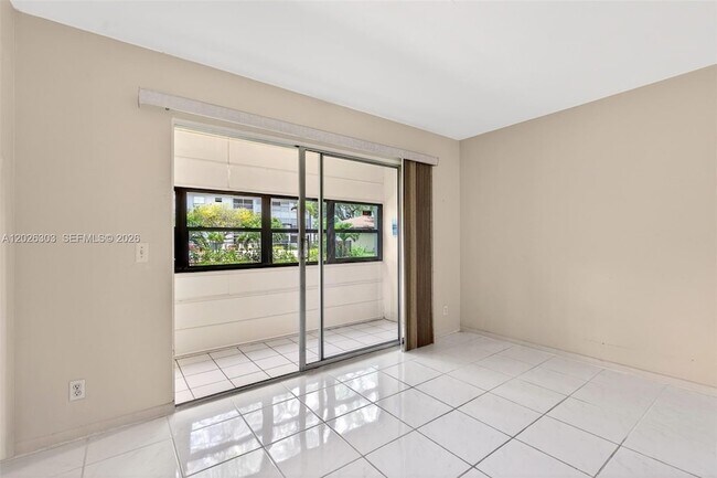 Building Photo - 1400 SW 124th Terrace