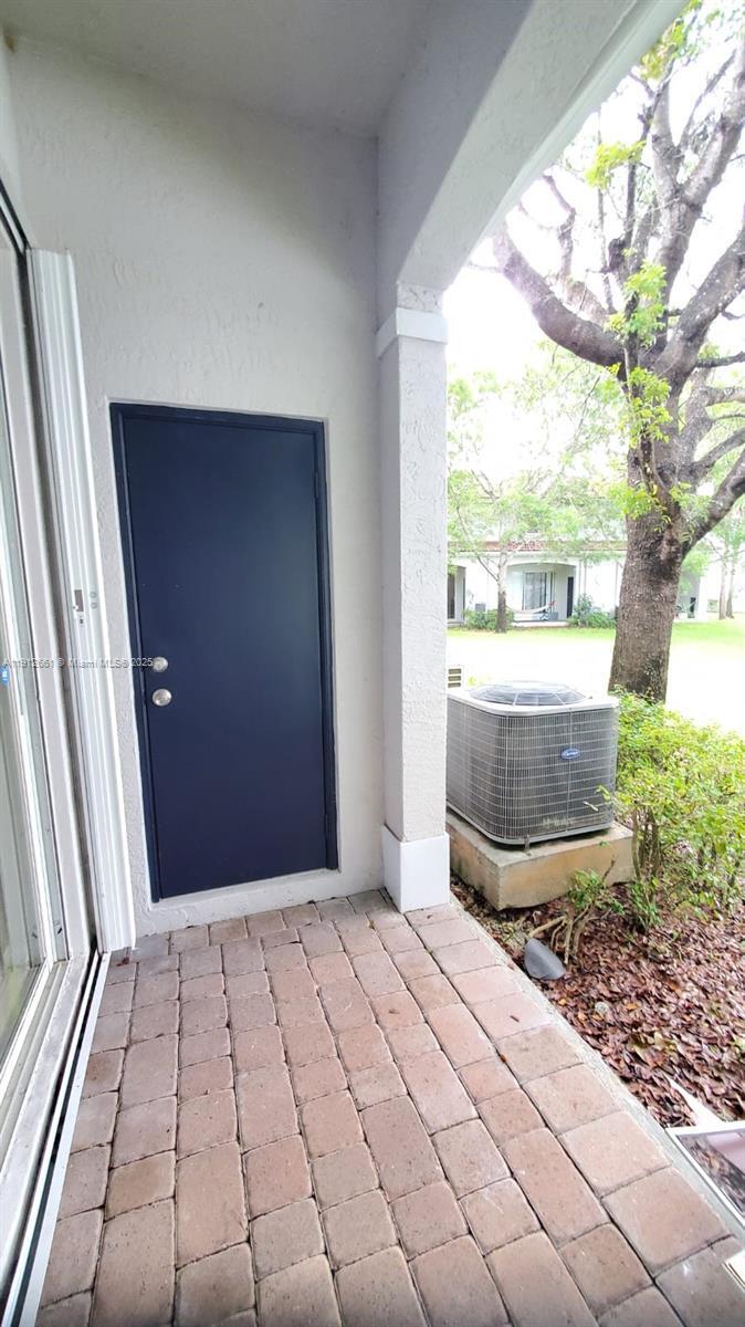 Building Photo - 8222 SW 27th St