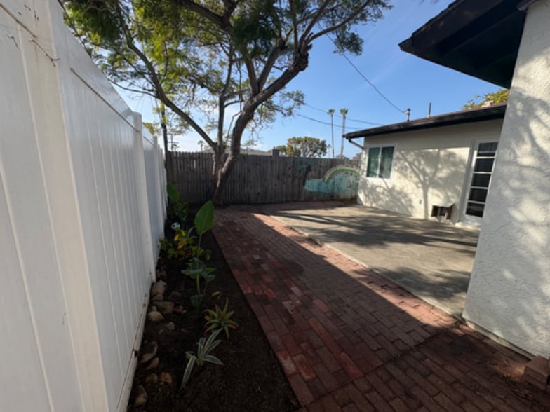 Building Photo - 112 Avenida Dolores