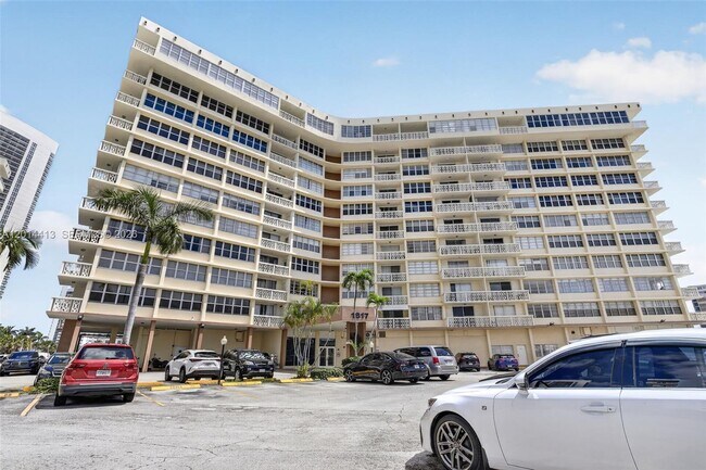 Building Photo - 1817 S Ocean Dr