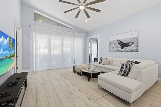 Building Photo - 711 91st Ave N