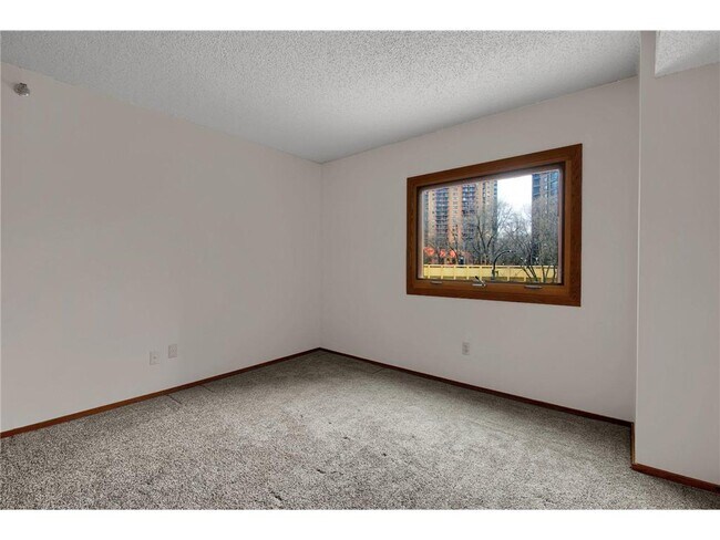 Building Photo - 1225 La Salle Ave