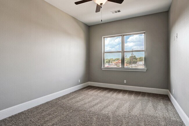 Building Photo - 4857 Benning Dr