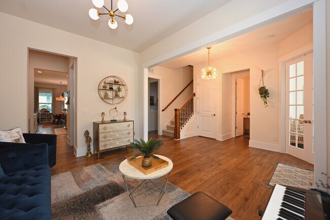 Building Photo - **EXECUTIVE HOME IN WILLIAMSON COUNTY WITH RARE WALK-OUT BASEMENT AND TONS OF STORAGE**