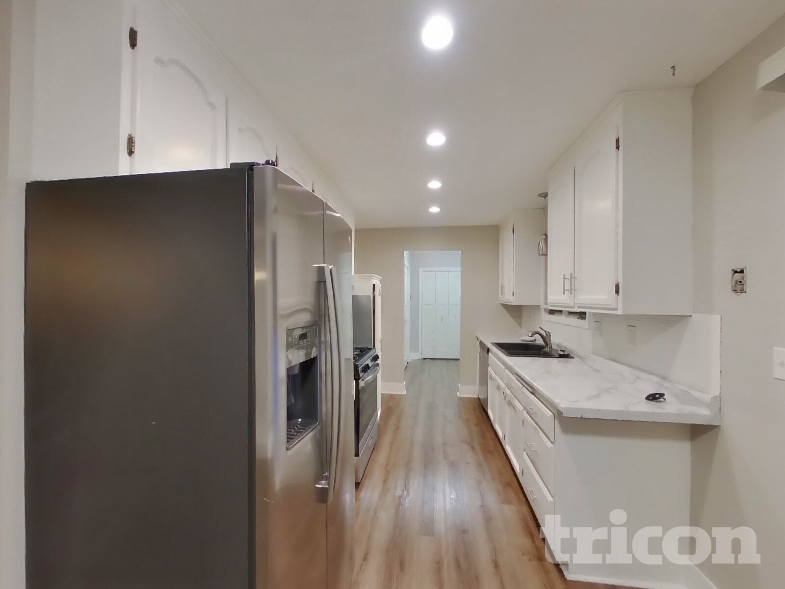 Building Photo - 820 Shenandoah Ln N