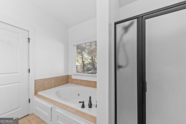 Building Photo - 135 Idlewilde Dr