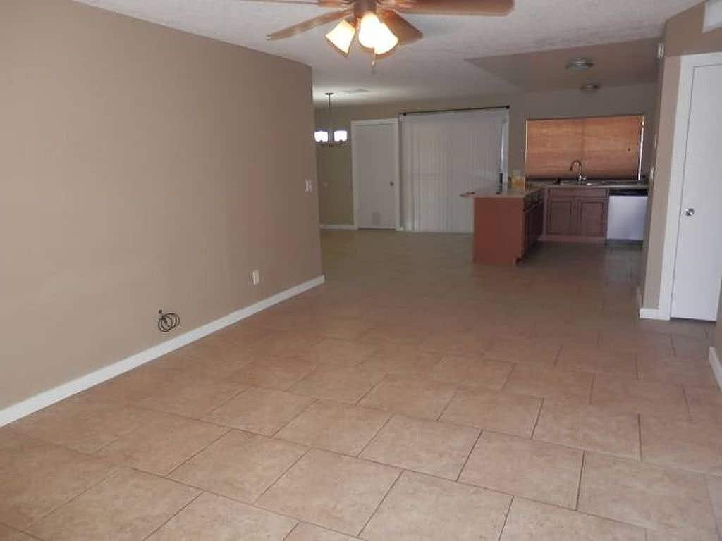 Building Photo - 804 W Colgate Dr