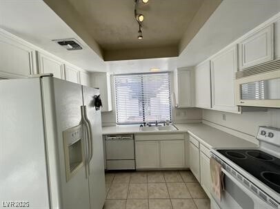 Building Photo - 3452 Pino Cir