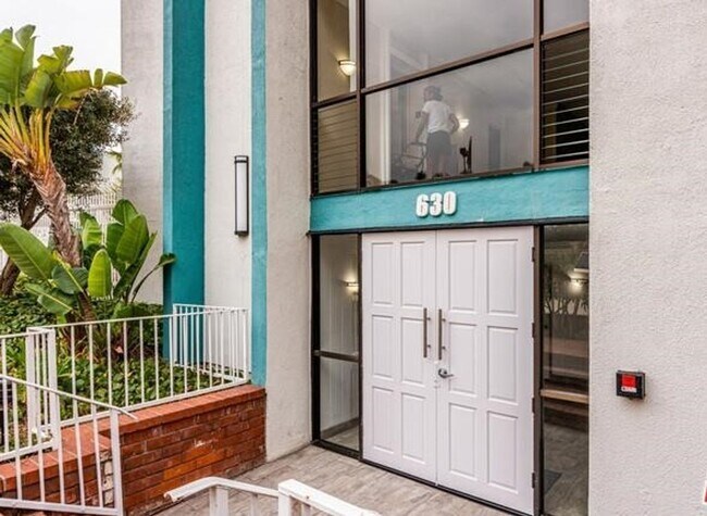 Building Photo - Totally Updated Ocean View 1 bedroom in The Village