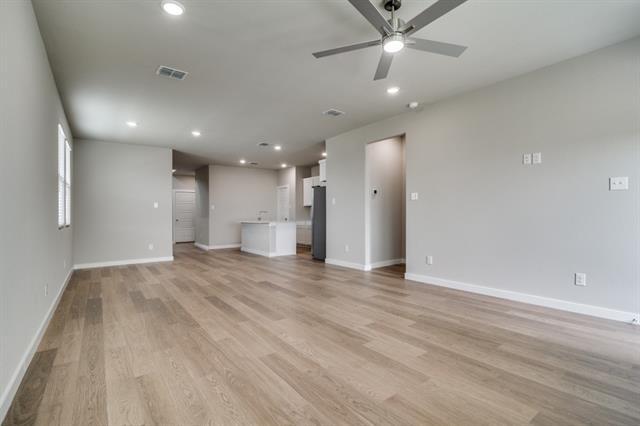 Building Photo - 907 Hazel Dr