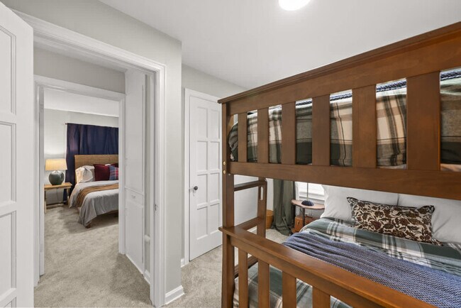 Building Photo - 1710 Hess Blvd