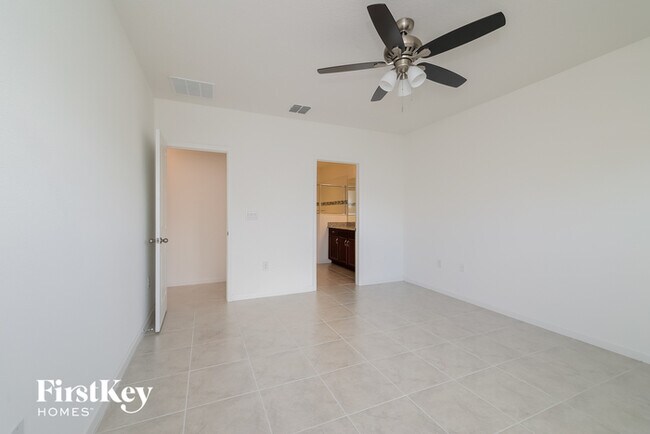 Building Photo - 178 Andreas St