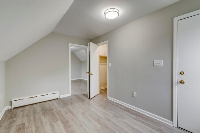 Building Photo - 772 Avenue C