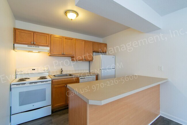 Building Photo - 2153 27th Ave Ct