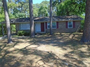 Building Photo - 644 Clayton Dr