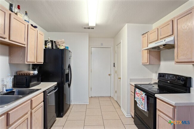 Building Photo - 1815 Liberty Hill Dr