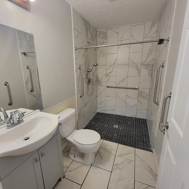 Building Photo - 1616 Linda Ave