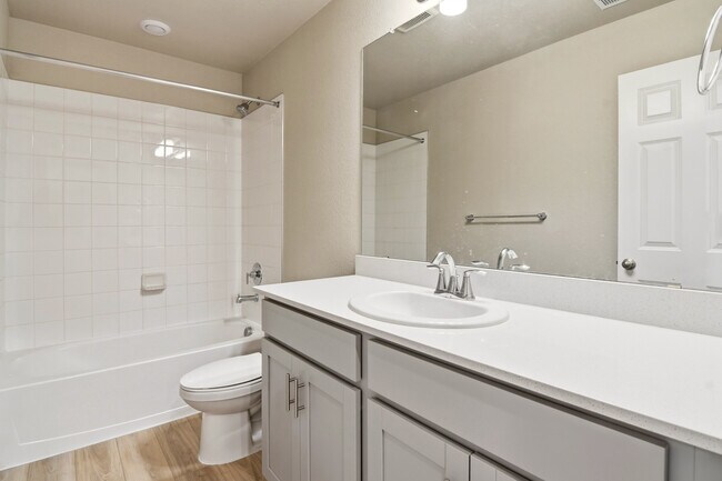 Building Photo - 11433 W Belleview Dr