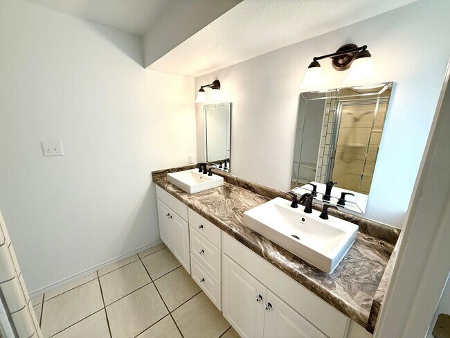 Building Photo - MUST SEE! AVAILABLE NOW! UNIQUE 4 Bedroom/...