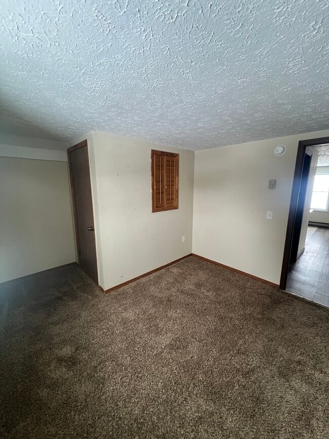 Building Photo - 28389 Ridge Rd