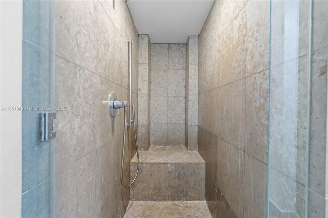 Building Photo - 465 Brickell Ave