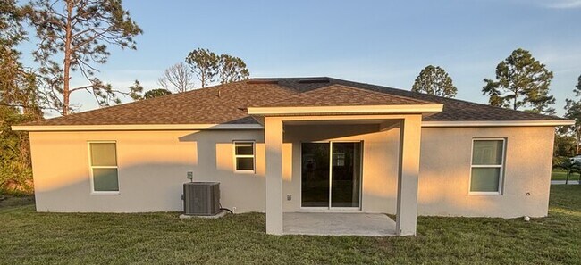 Building Photo - BRAND NEW 3/2 home in Palm Bay!