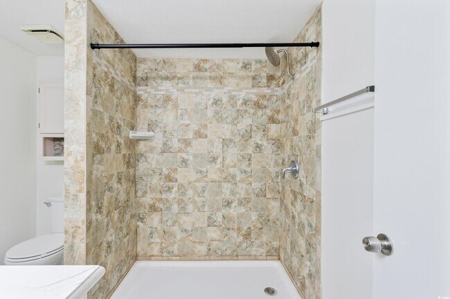 Building Photo - 2112 Brunswick Cir