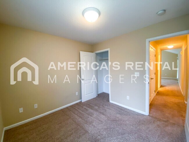 Building Photo - 15915 Lexie Dr