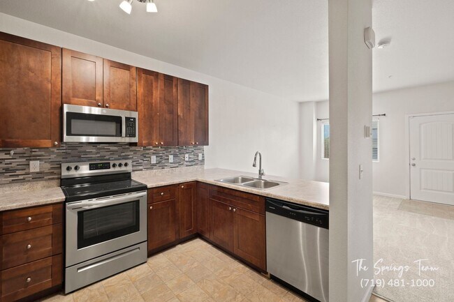 Building Photo - MODERN COMFORT IN LINCOLN COMMONS COMMUNIT...