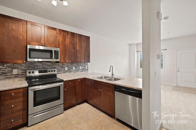 Building Photo - MODERN COMFORT IN LINCOLN COMMONS COMMUNITY IN WIDEFIELD | 3BD/3.5BA - Security Deposit Waiver Av...