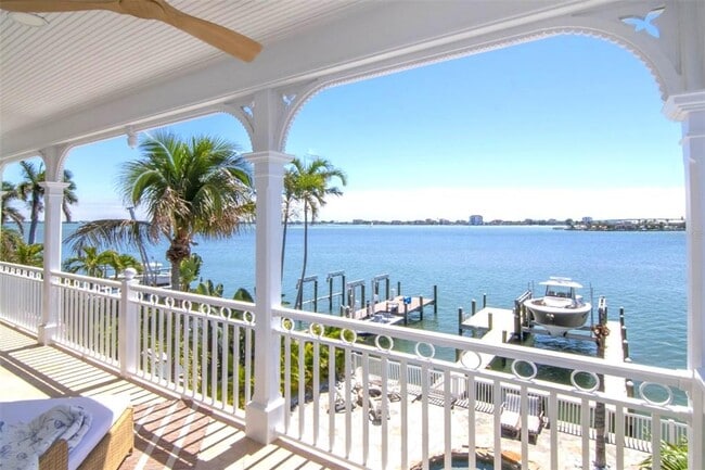 Building Photo - 644 Boca Ciega Isle Dr
