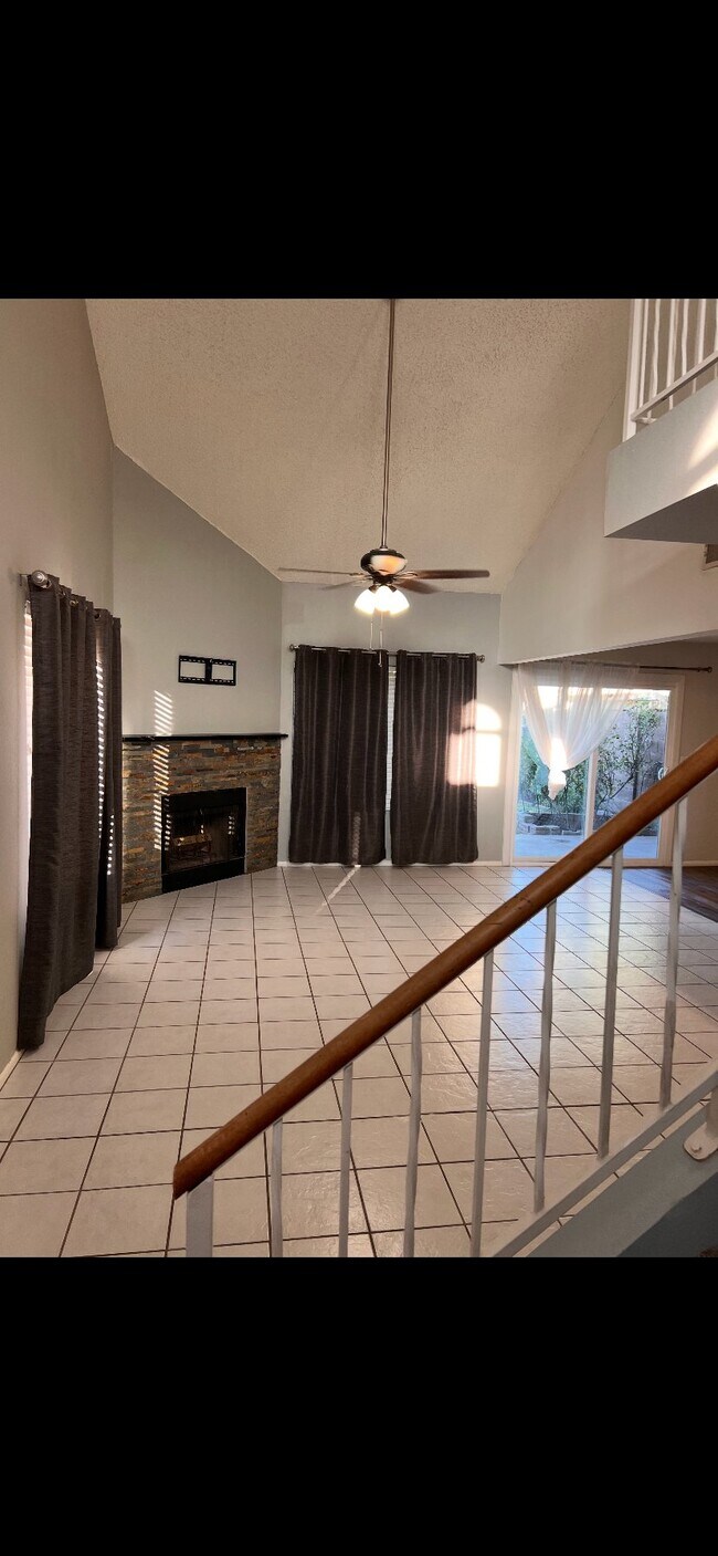 Building Photo - 16493 N 67th Ln