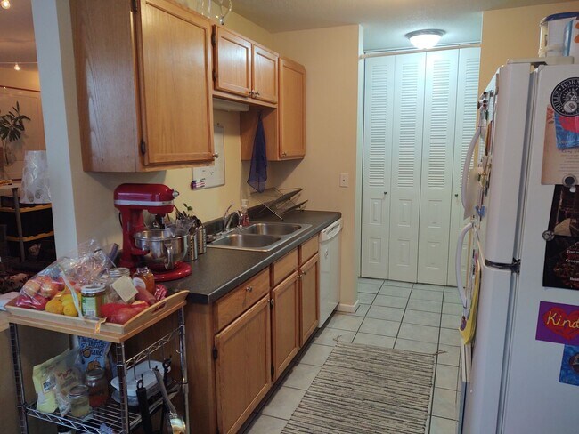 Interior Photo - 2440