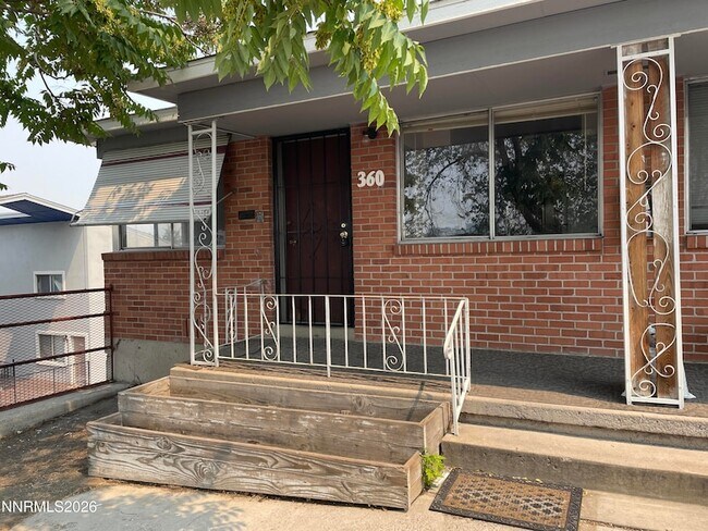 Building Photo - 360 Wilson Ave