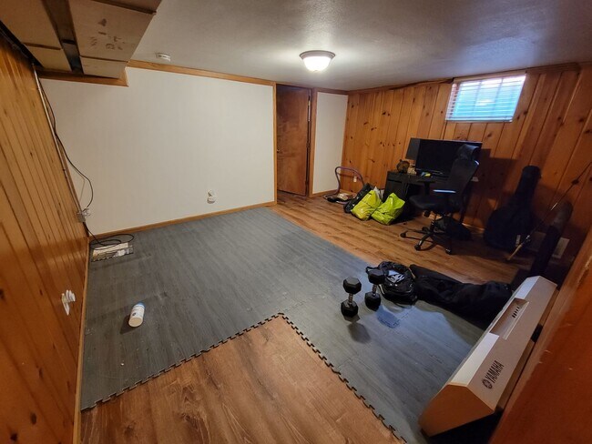 Building Photo - 3bd/2ba Mpls House with Optional 3rd Bd & ...