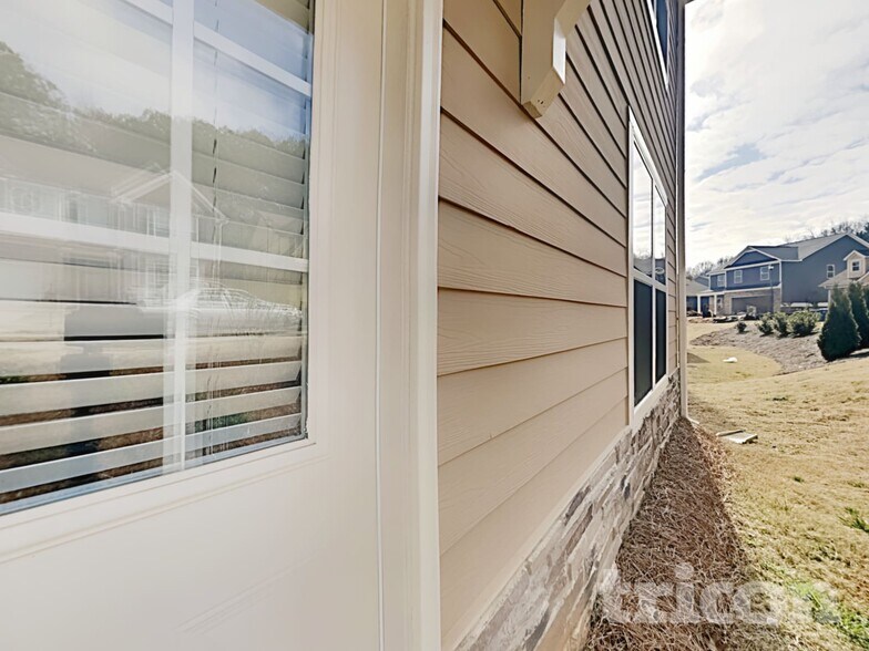 Building Photo - 420 Best Friends Turn Alley