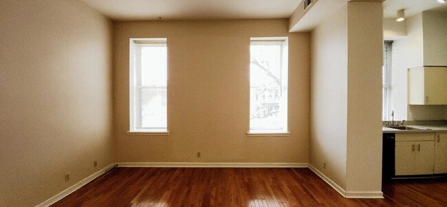 Primary Photo - 2419 S 10th St