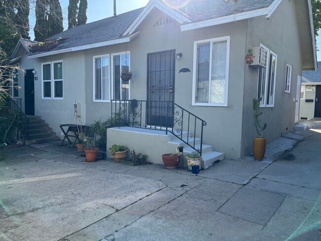 Building Photo - 1101 Waterloo St