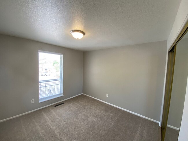 Building Photo - Beautiful Vista Grande home in cul-de-sac