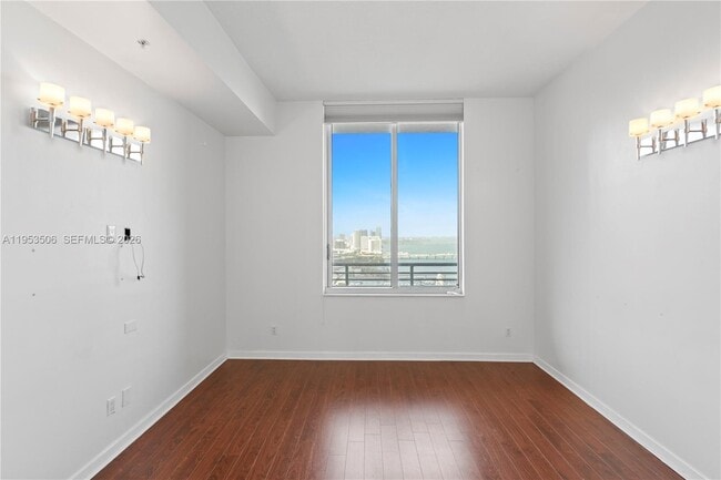 Building Photo - 335 S Biscayne Blvd