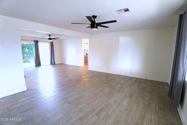 Building Photo - 2114 W San Juan Ave