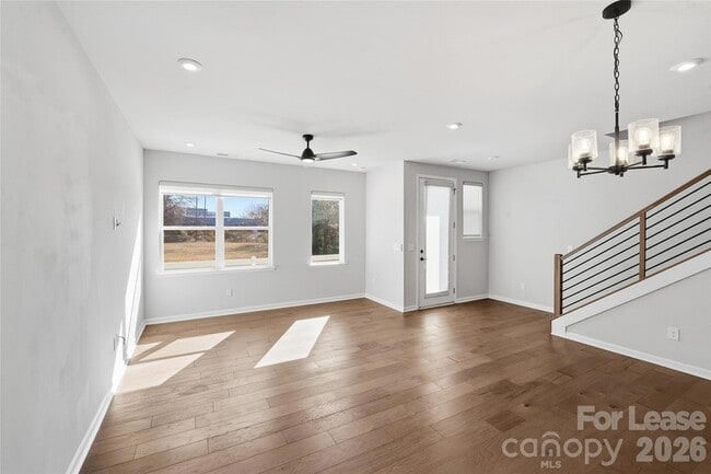 Building Photo - 423 Vinroot Aly