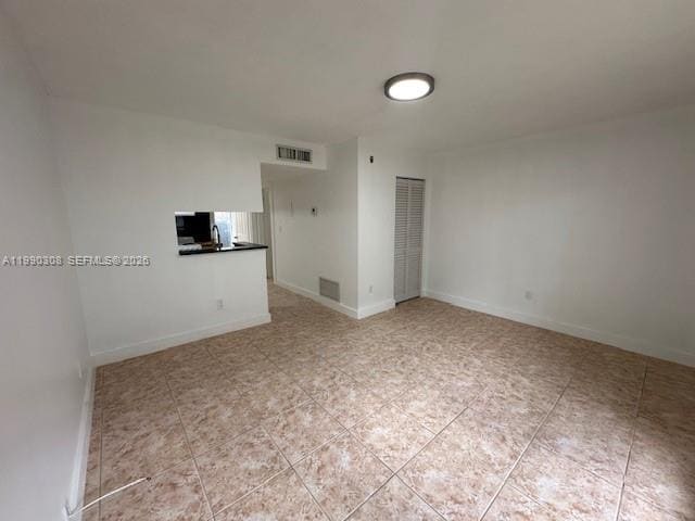 Building Photo - 10776 N Kendall Dr