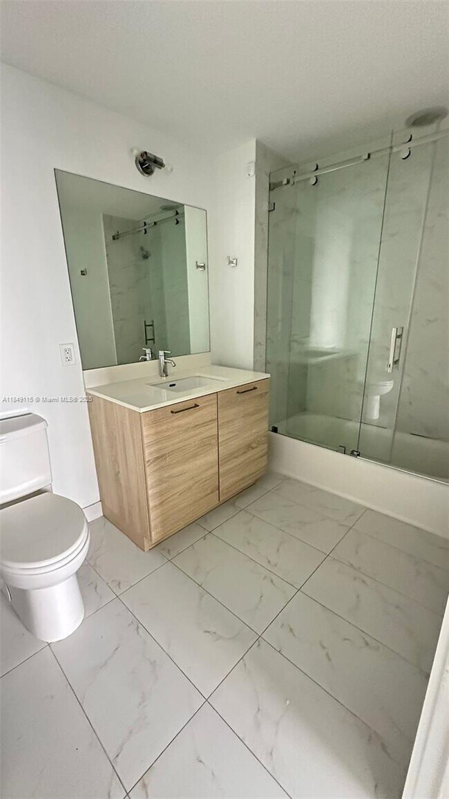 Building Photo - 16385 Biscayne Blvd