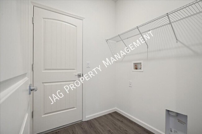 Building Photo - 516 Fredericksburg St