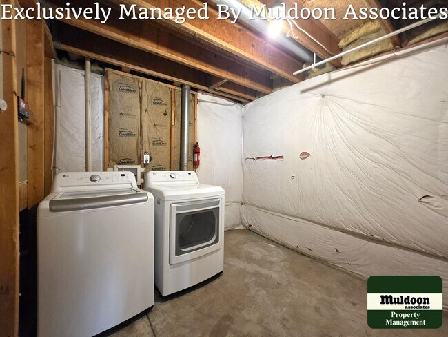 Building Photo - 5920 Kittery Dr