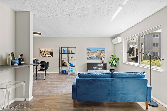 Building Photo - 10530 Clifton Blvd