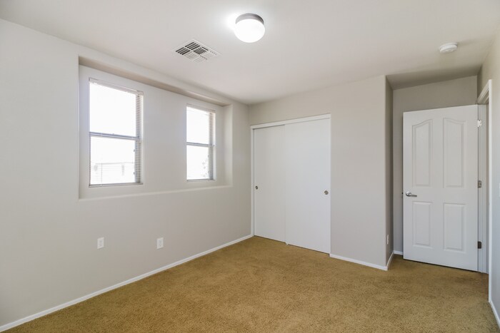 Building Photo - 40275 W Helen Ct